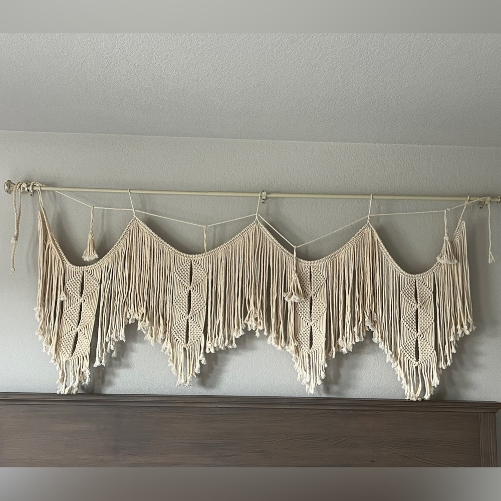 Hanging macrame design